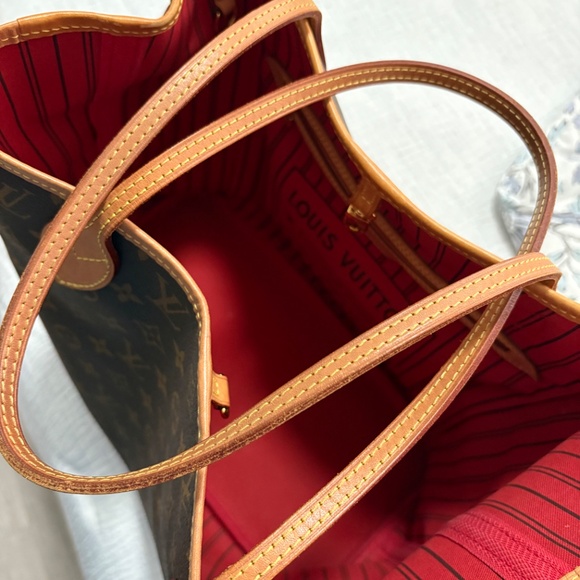 Louis Vuitton Neverfull MM - Picture 5 of 5